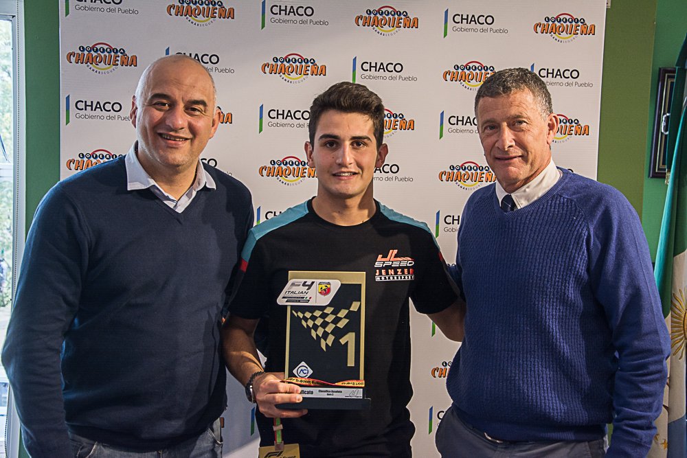 El Directorio Lotería Chaqueña felicitó a Giorgio Carrara por su primera victoria en Europa cort.as/-MvOh #ElEstadoDeTuLado #VamosGiorgio #DeporteDeTuLado #ConLoteríaChaqueñaGanásSeguro