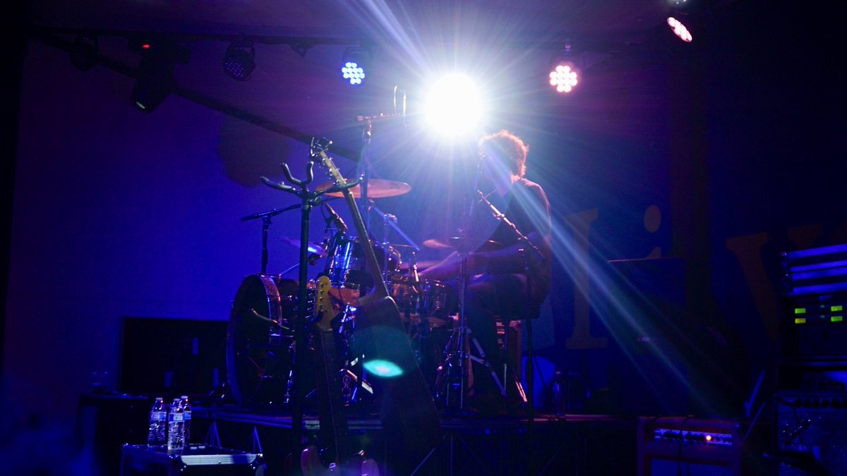 Back at it in Portland, OR tonight! Come hang with us at Lola’s Room. Doors at 7pm. #SelfMadeTour bit.ly/MELOlola

📸: Jennifer Trujillo