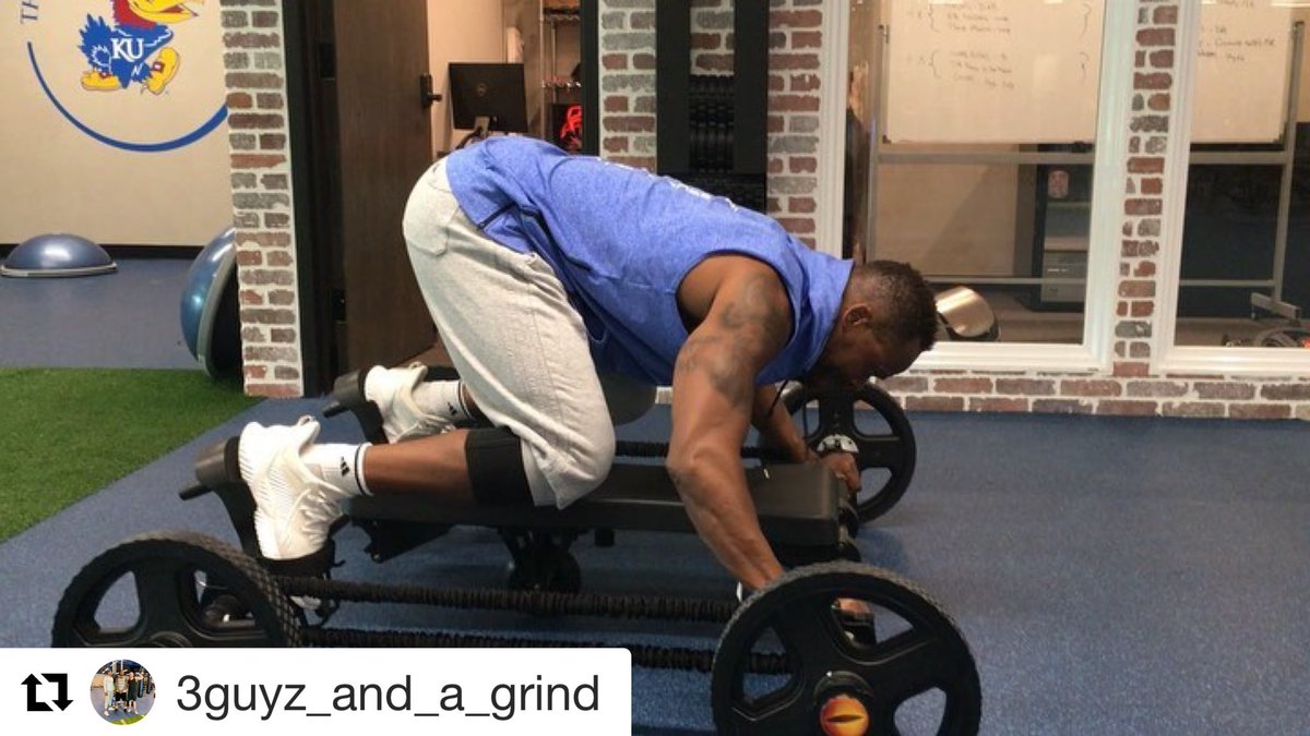 #Repost @3guyz_and_a_grind
・・・
#finisher...After we smashed total body workout 
4x25 MoJos @trainfrogfit 
@activefaithsports 
#fitnessmotivation #frogfitness