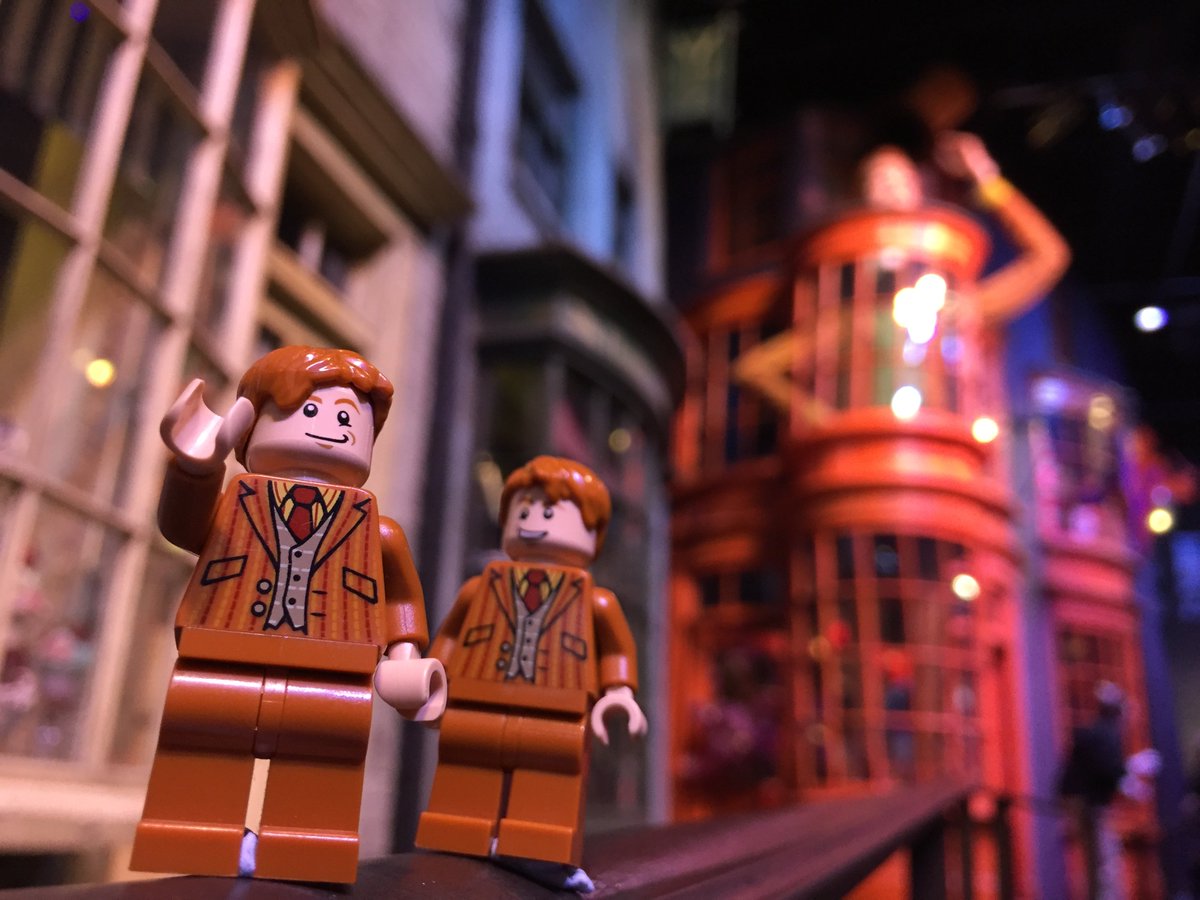 karenlreyburn's tweet photo. I love that in our Mastery course today we ended up discussing my instagram account for Harry Potter lego (literally no purpose except #harrypotter and #creativitypillar)
https://t.co/w0YmDH4WCf
...and the new "Friends" central perk Lego set.
It's all content you guys. https://t.co/wsqa52lHht