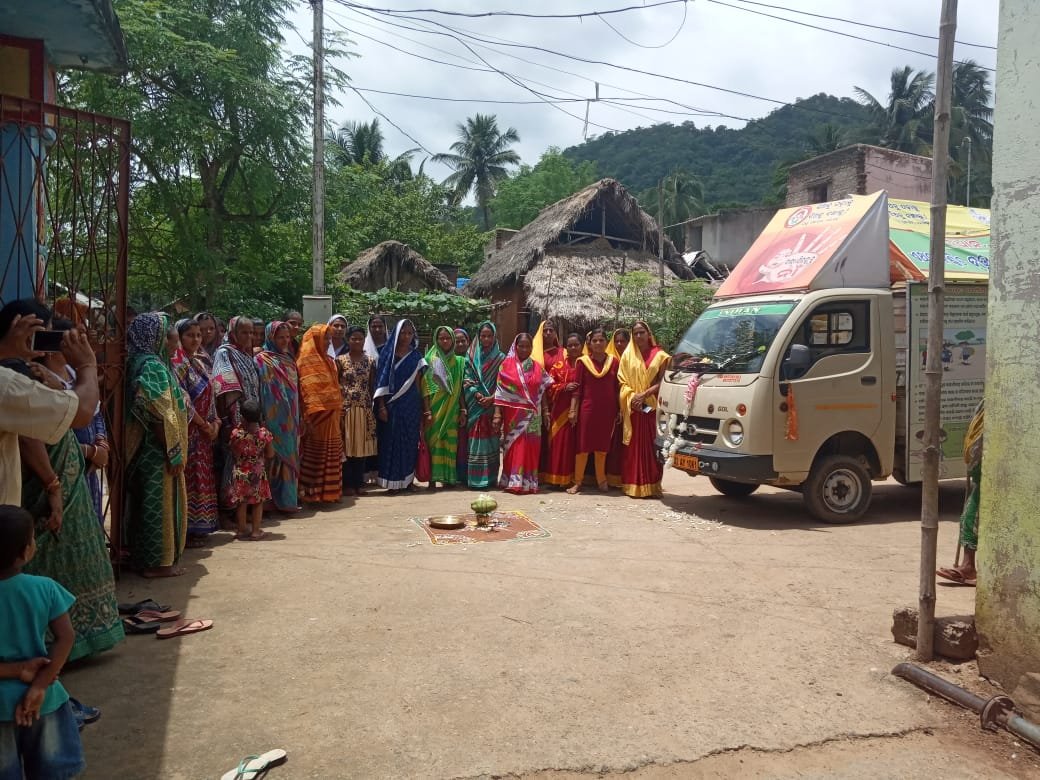 nayagarhbbbp's tweet photo. Movement of awareness Rath of Prohibition of child marriage  to different GP of Nuagaon Block organized by District Administration,Nayagarh https://t.co/fT8BZntY9C