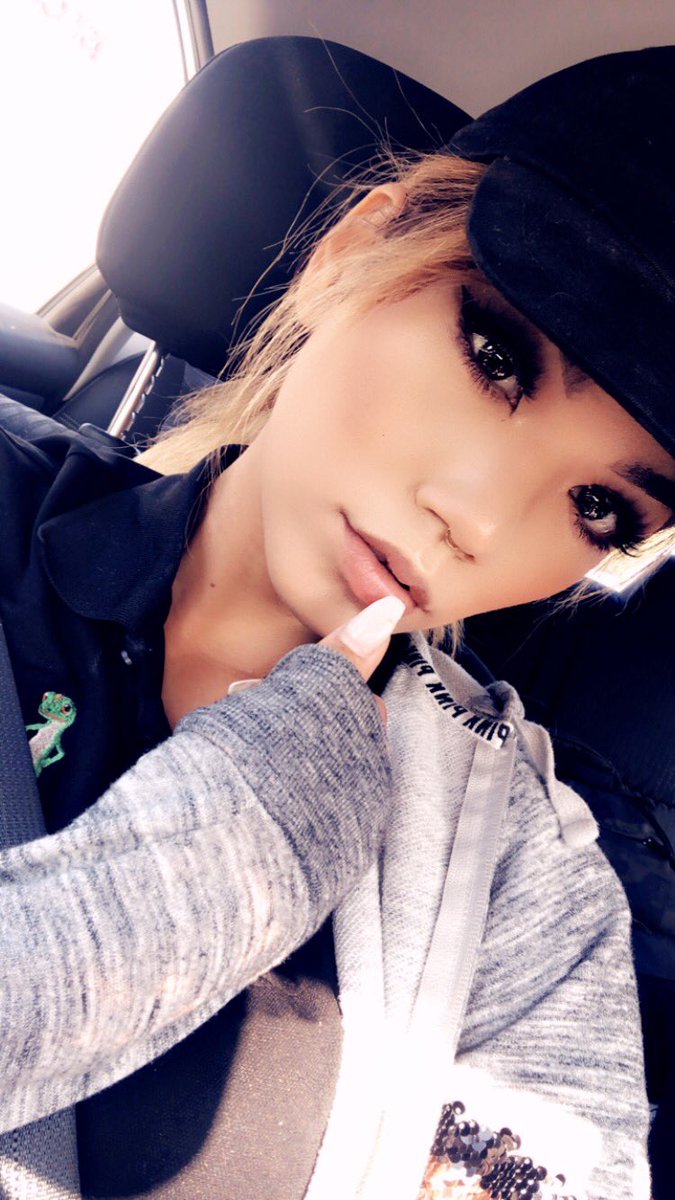 its_justlyssa's tweet photo. Guess what day it issssss ✨ #humpday #autodamage #adjuster https://t.co/TV7nGXwZSv