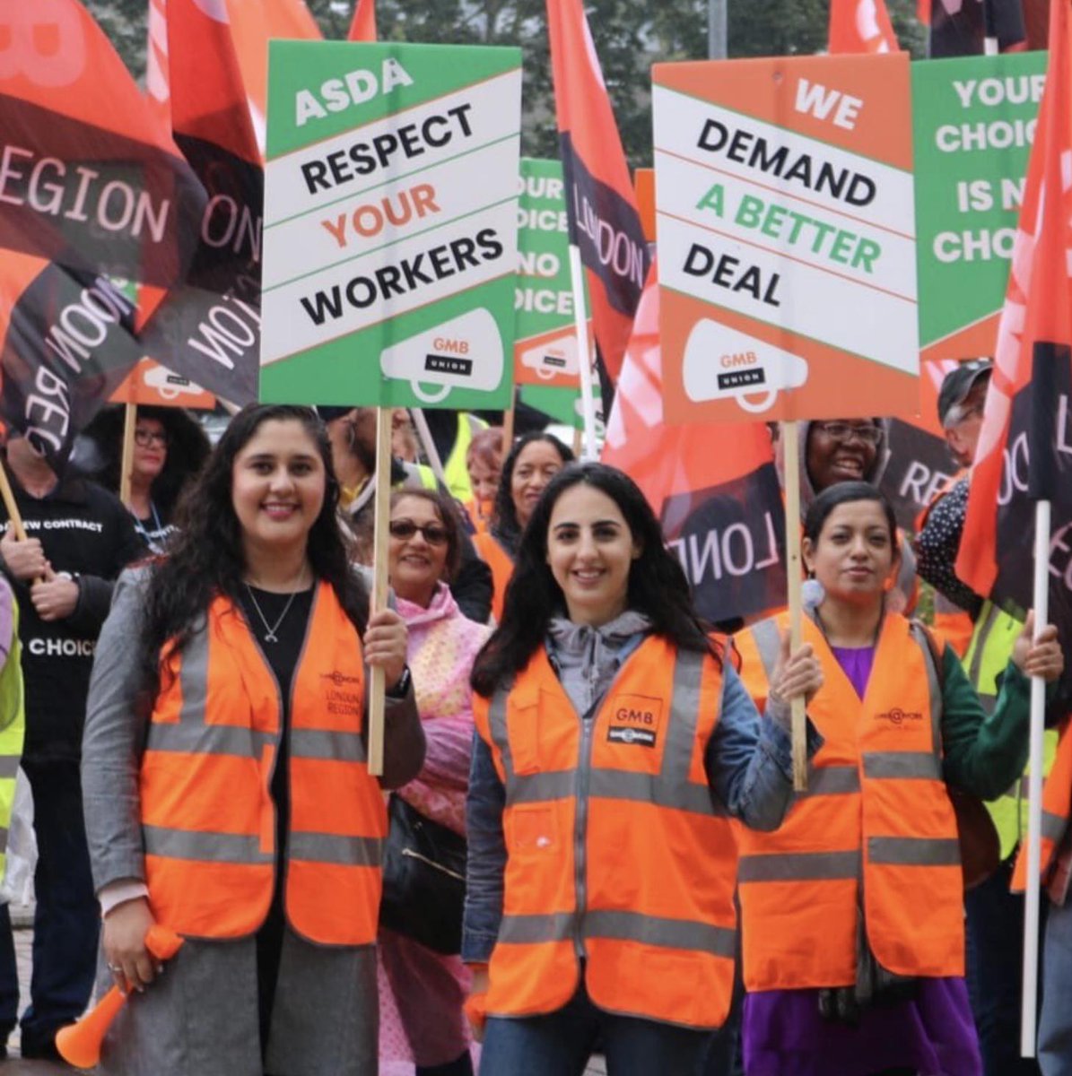 A big thank you to everyone who made it to Leeds today and to all those who sent messages of solidarity to the workforce at Asda.

Together we've sent a clear message to Asda bosses:  #AsdaRespectYourWorkers ✊