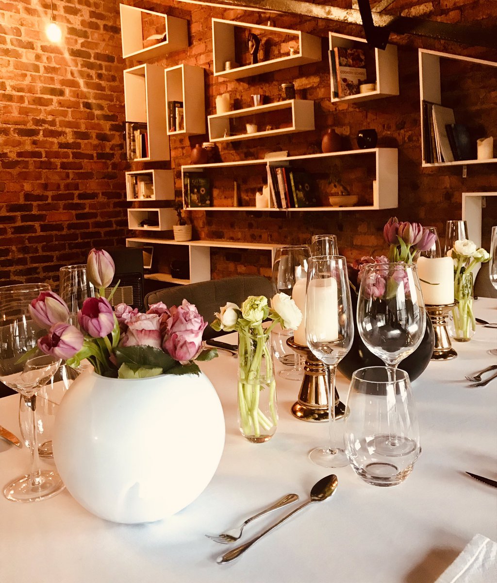 BlackOliveHouse's tweet photo. #BOHStudio Dinner | Welcome to the #BOHExperience 🌺🌺 BOOKINGS: Email: info@blackolivehouse.co.za
🌸Call: 0110267722
🌸Whatsapp: 0739982792
🌸https://t.co/GWfaCM3c9b
#PrivateChef #PrivateCatering #Catering #ProudlySA #BlackOliveFood #BlackOliveHouse #Spaces #JoburgSpaces https://t.co/uKyvU3T2PB