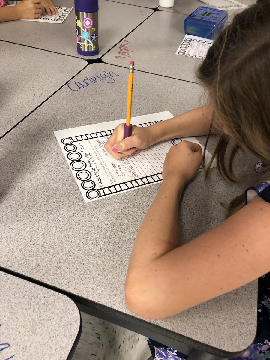 SCEPratt's tweet image. Today we read “Chocolate Milk, Por Favor”, and discussed how we are alike and different! #scesoars #collaborativediscussion