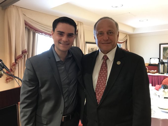 EB8uHQ5W4AAEGFi?format=jpg&name=small