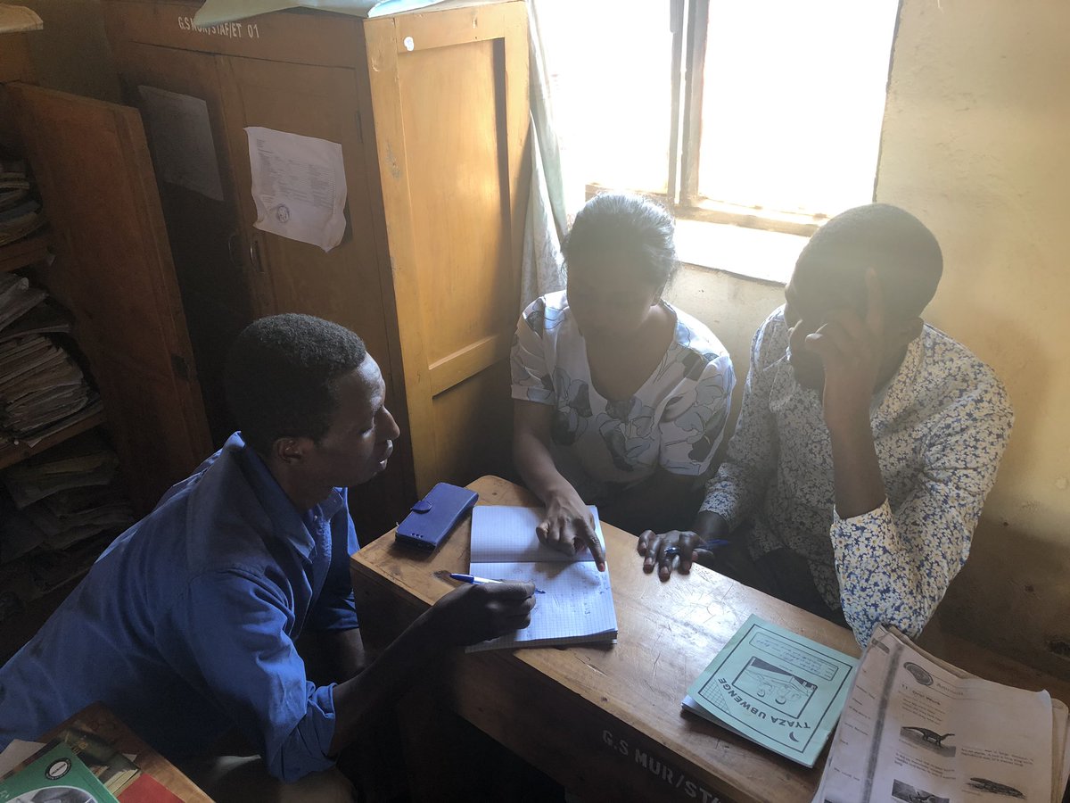 katielockett's tweet photo. If #LRTTRwanda @LRTT_Training has taught me anything,it’s the important of positive relationships when working with/coaching others. My wonderful colleagues/#LRTT Fellows working with Rwandan teachers on lesson planning &as equals in a #GlobalEducationMovement #InspiringTeachers https://t.co/tAvGruL0b6