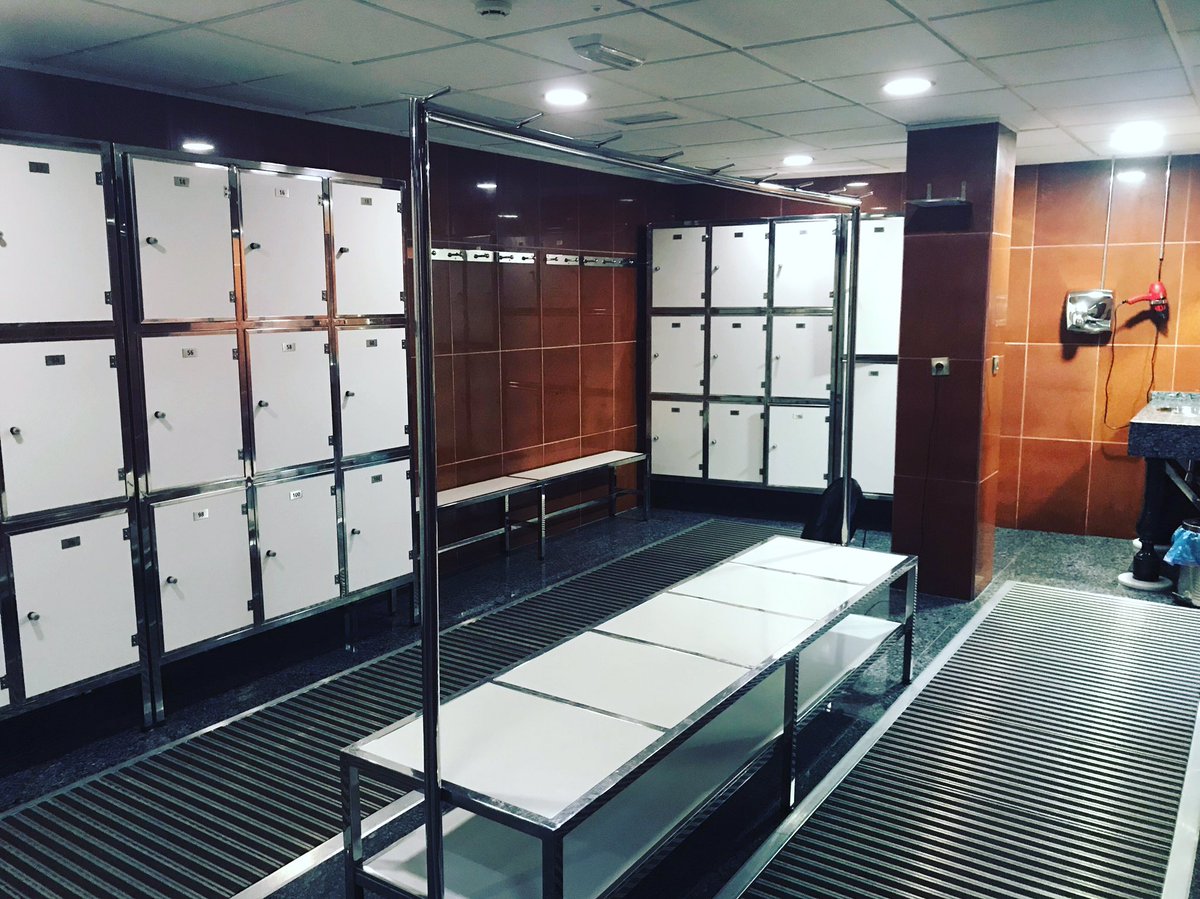 CDKingSport's tweet photo. Los vestuarios!! #clubdeportivokingsport https://t.co/6qFyi6zDRv