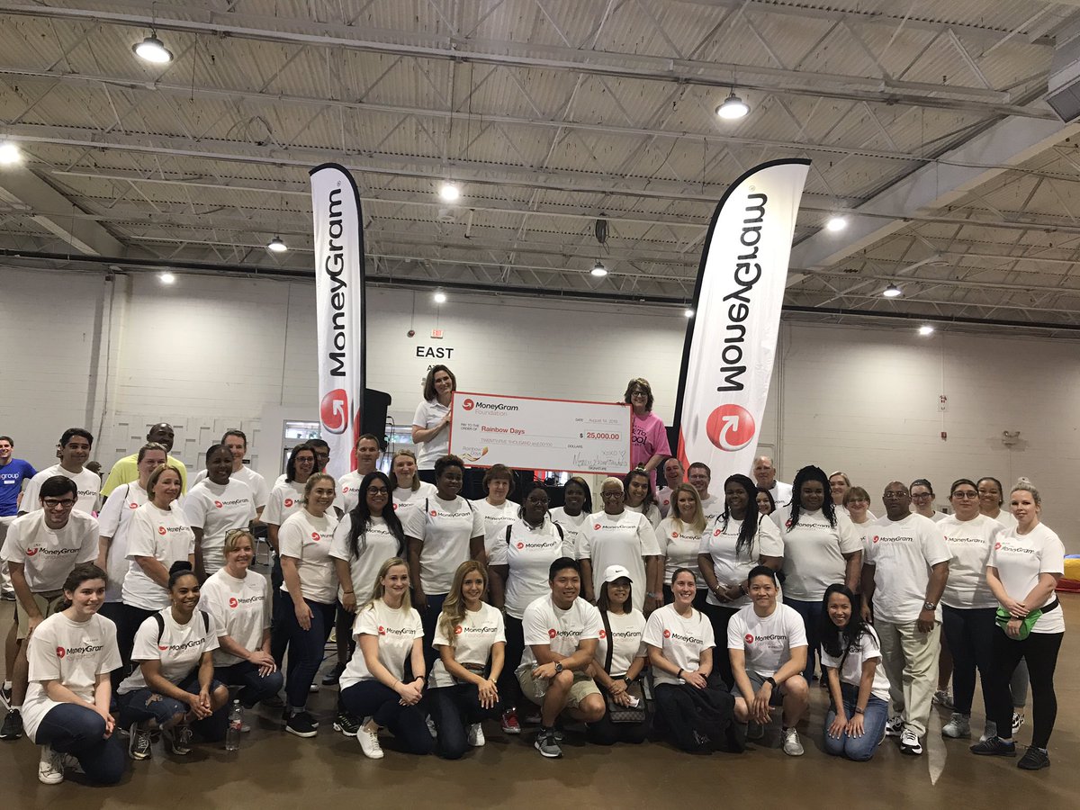 MoneyGram's tweet photo. Today #MoneyGram employees are volunteering with @rainbowdaysinc for their #backtoschool celebration helping kids get ready for the new school year. #MGFoundation https://t.co/NenU67nMPL