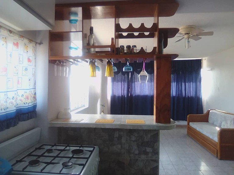 amalave17's tweet photo. Oportunidad venta Apto. Céntrico, Cod. 9, 60 m2 1 Hab. 1 Baño cerca de todo,  a media cuadra de Plaza Bolivar de Porlamar https://t.co/szc03WF4Rd