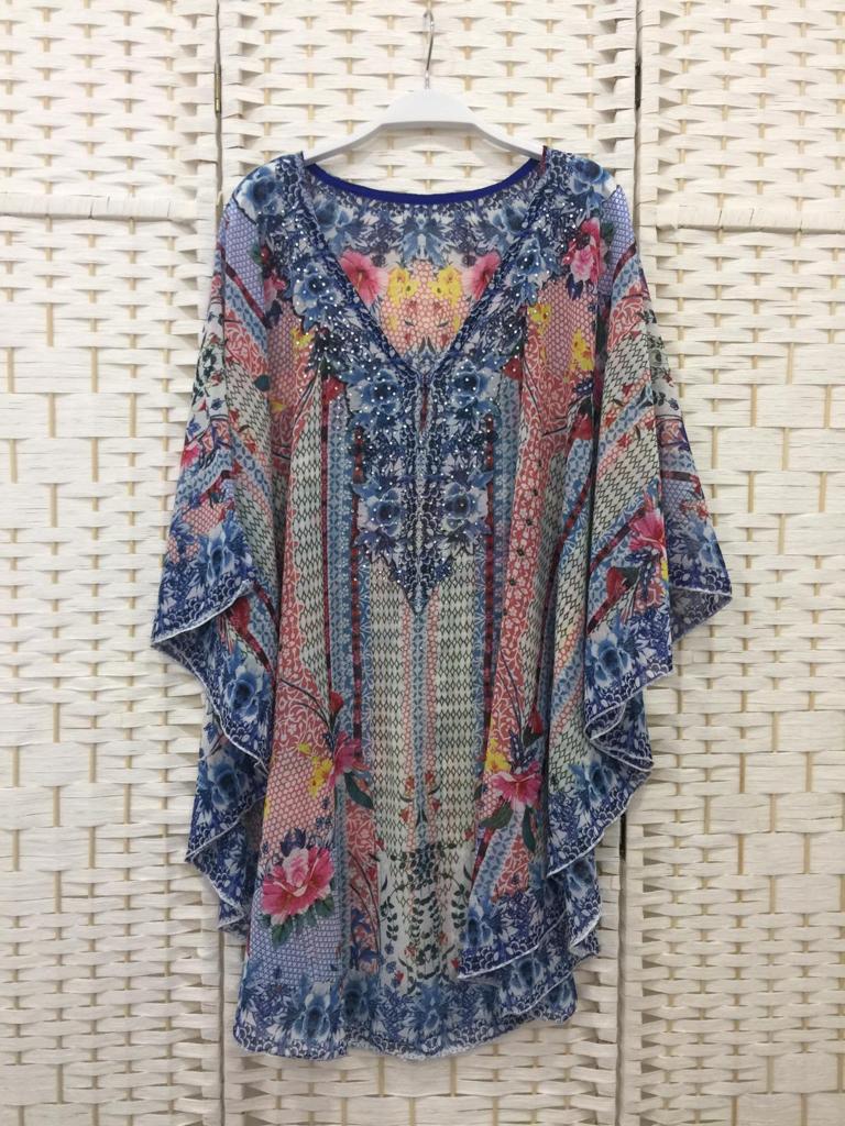 kedatelow's tweet photo. Este kaftan corto es la prenda que necesitas en verano ☀️
Nuevos estampados, talla única, amplia. 
Precio: 17,95€
¡¡Ahora con el 50% de descuento!!
Recordad que nuestra tienda online también está disponible mañana 15 de agosto 😉

#lookplaya #lookverano #modamujer #kedatelow https://t.co/CeUFt4HvFu