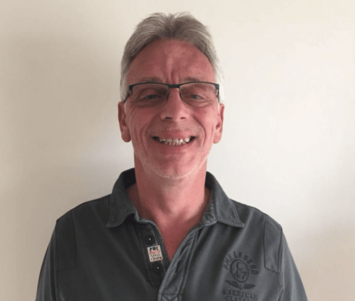 FysiodeRuiter's tweet photo. Vandaag zetten we Dick in de schijnwerpers! Dick de Ruiter werkt nu al 18 jaar als psychosomatisch fysiotherapeut. Daarnaast verzorgt hij ook sinds 2 jaar mindfulnesstrainingen. Wil je ook meedoen aan deze trainingen? Lees verder: https://t.co/m7JTeYavin
#fysio #hillegom #zilk https://t.co/VnZsL1jfYM
