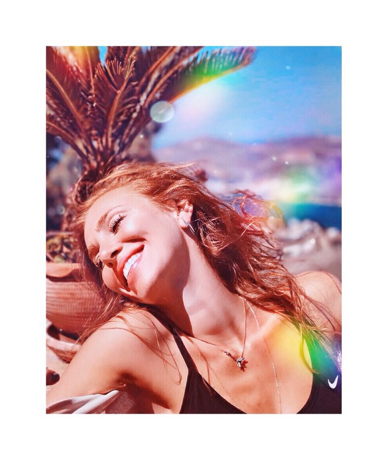 I've missed her beautiful wide smile, you know she’s genuinely happy when her entire face lights up like this my heart is so warm  #ElçinSangu