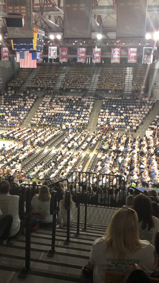 Celebrating the start of the 2019-2020 school year with all of the staff of Aiken County Public School District. #ONETEAMMAGIC #BeeALeader #HHE