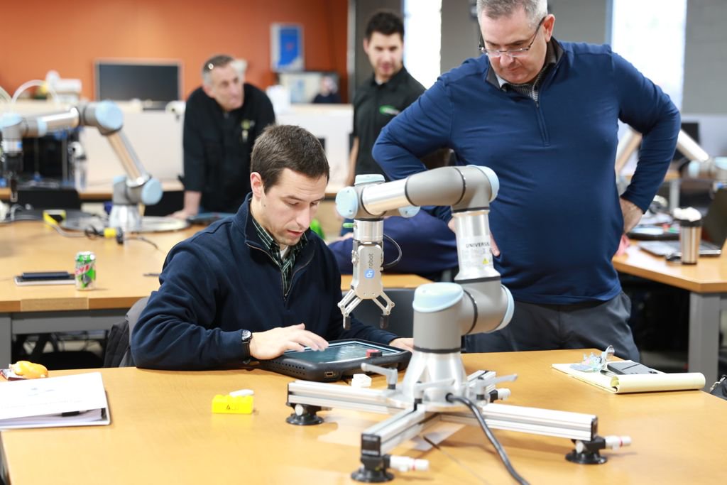 Indiana_IoT's tweet photo. We're looking forward to demos of #autonomous vehicles & #robots from @BraunAbility, @Universal_Robot, @IUPUI, #Dannar, & @IndianaFIRST at the Indiana #FestivalofAutonomy this Sat at the lab! Get the details about this hands-on family friendly event: https://t.co/CVCfVVs9P6 https://t.co/kLd2RqhAtl