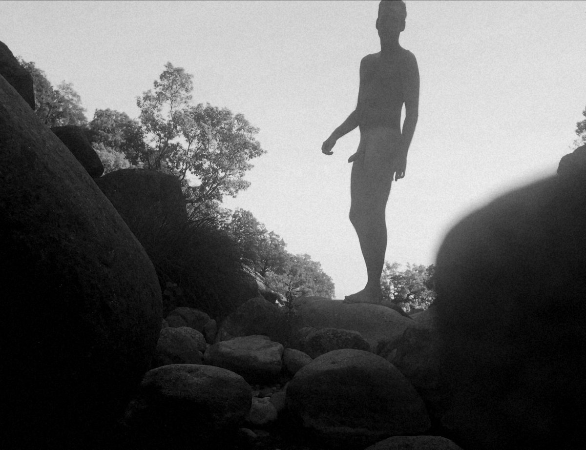 swingerPT89's tweet photo. #SummerInNature #nudismo #nudistlife #naturismo https://t.co/zcZpAZGCe5