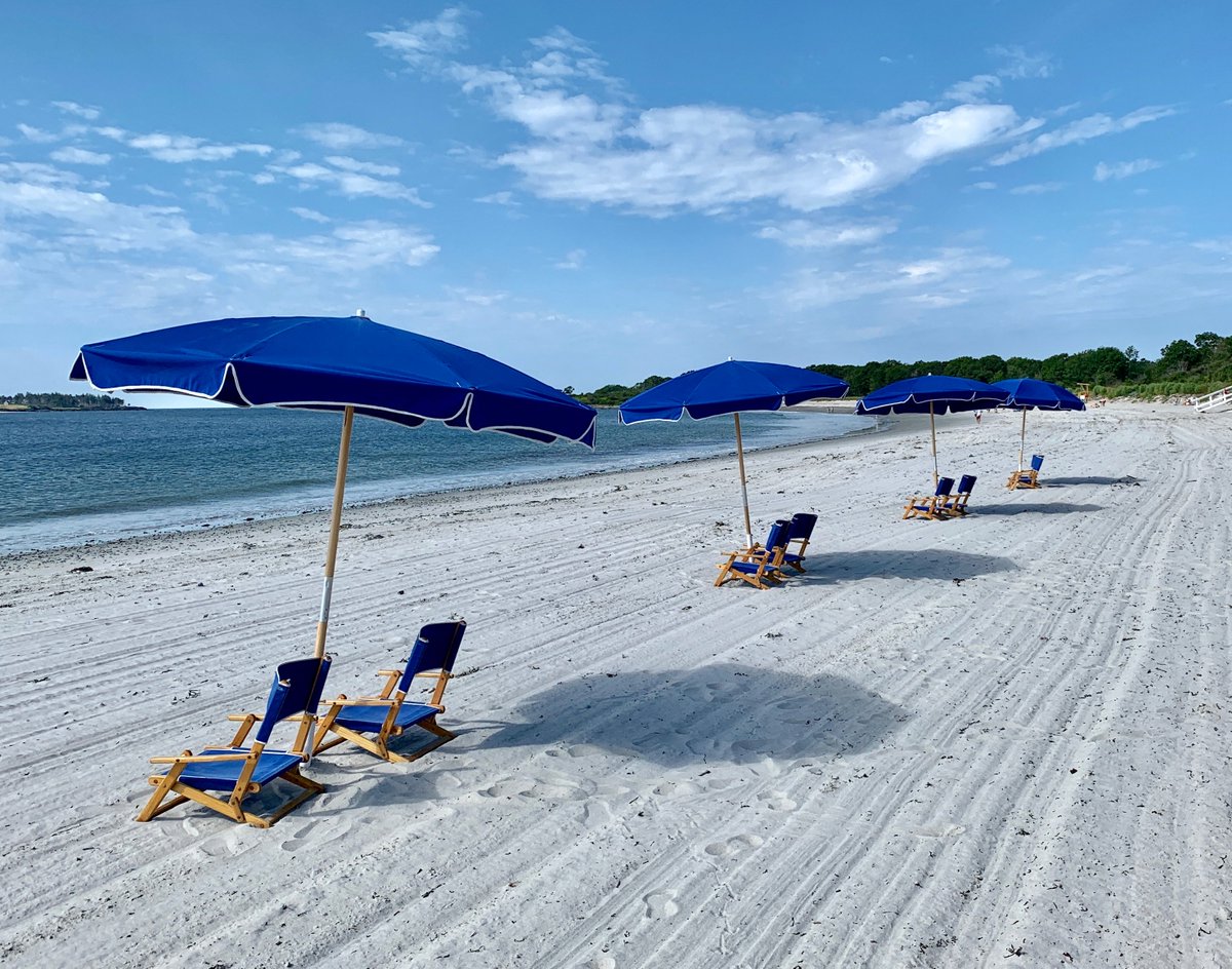 InnbytheSea's tweet photo. First tracks! #beachresort #summerinmaine #mainebeach #portlandme #capeelizabethme #oceanfronthotel #seaside #vacationland #familyvacation https://t.co/ctgc3o6UoA