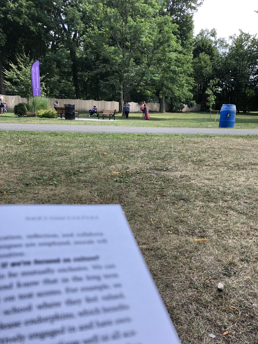 ColleenKaney's tweet photo. Read around the Village- UPES!  #HCSDReads19 #HAB https://t.co/C11PV4oAaG