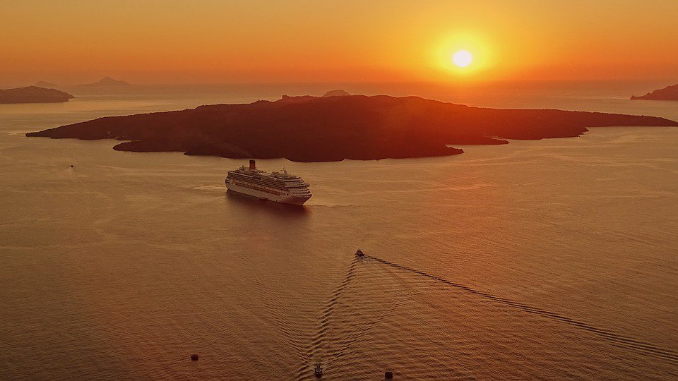 HotelVillaRenos's tweet photo. One of the best Sunsets !!!
https://t.co/nUtm7gcYBv

#VillaRenos #VRCafe #Santorini #BestLocations #AmazingView #sunset #Quality #BestHotels #HotelsToVisit #PlacesToVisit #VisitSantorini #Greece #santorinigreece #santorini https://t.co/66HZ0Q1dtv