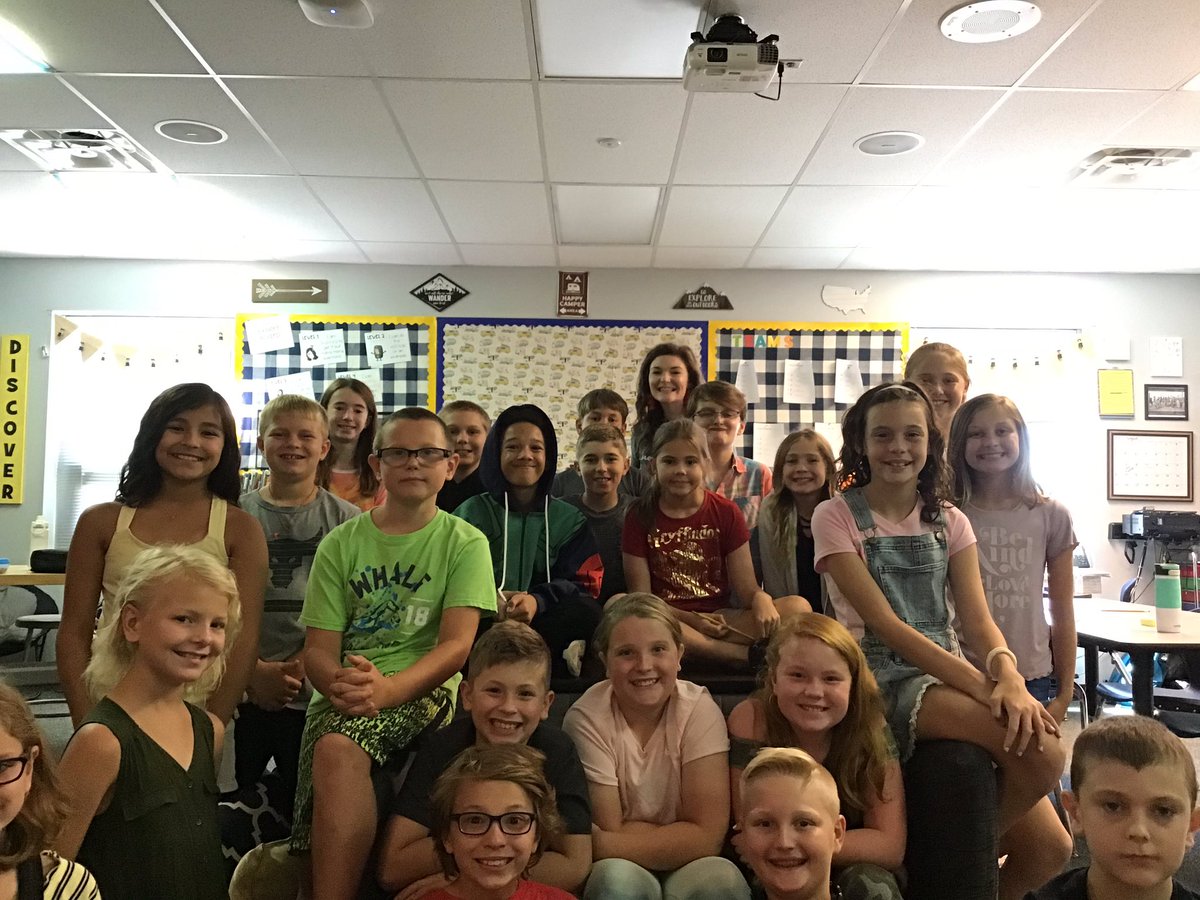 LeahLeMon3's tweet photo. You could say room 53 is excited for fifth grade! #lcblazers #LPSFirstDay https://t.co/2oV2JdSmIp