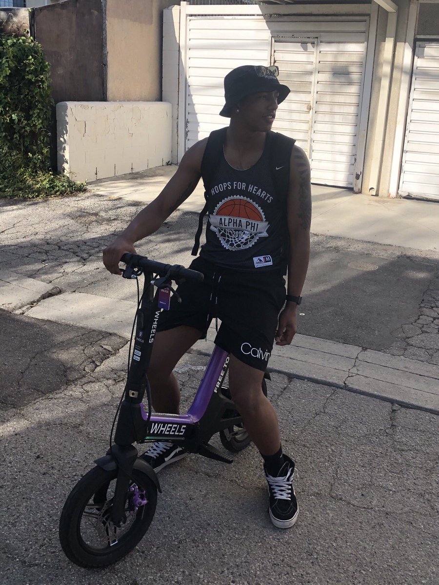 We would like to wish a Happy Birthday to Brother Bowens. We hope you enjoy your 20th🎉 #ZΓ894