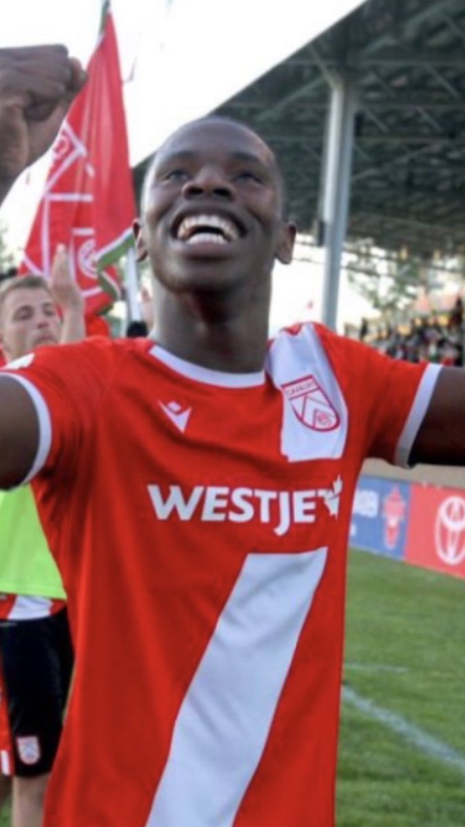 roseandcrownyyc's tweet photo. Going to the game? Come for a pint or a bite and get a free ride on one of our two buses! @roseandcrownyyc @footsoldierssg @CPLCavalryFC https://t.co/Cq1l2NxhQJ