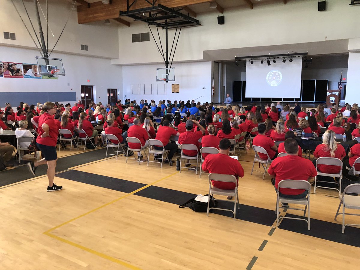 pdkeeley's tweet photo. That sea of red is #Meusd getting back in the swing of things with @Joe_Sanfelippo #redhawkfam https://t.co/PqHPxHiumG