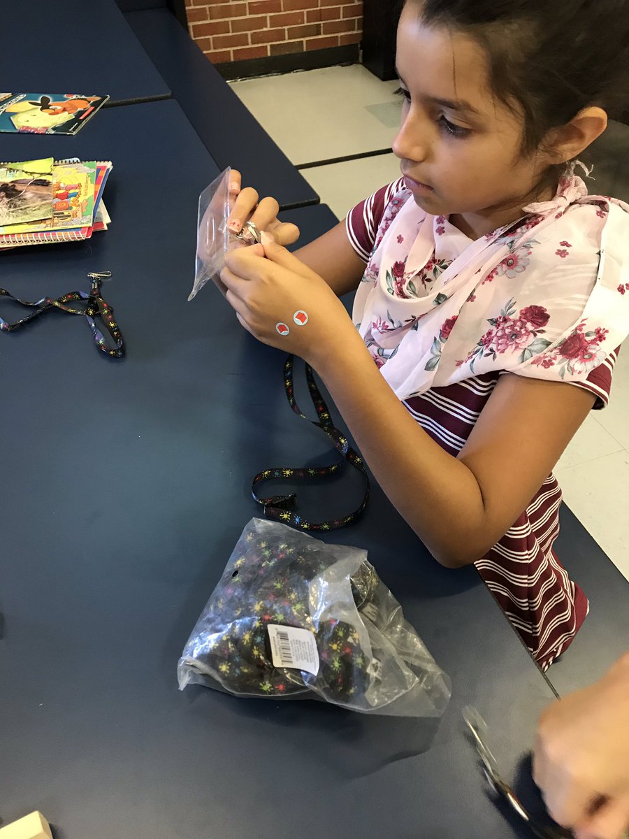 VanRaden's tweet photo. On their first day back the kids loved making their own #ISD school badges #kidssafari #isdstrong https://t.co/qemYcqRzZ0