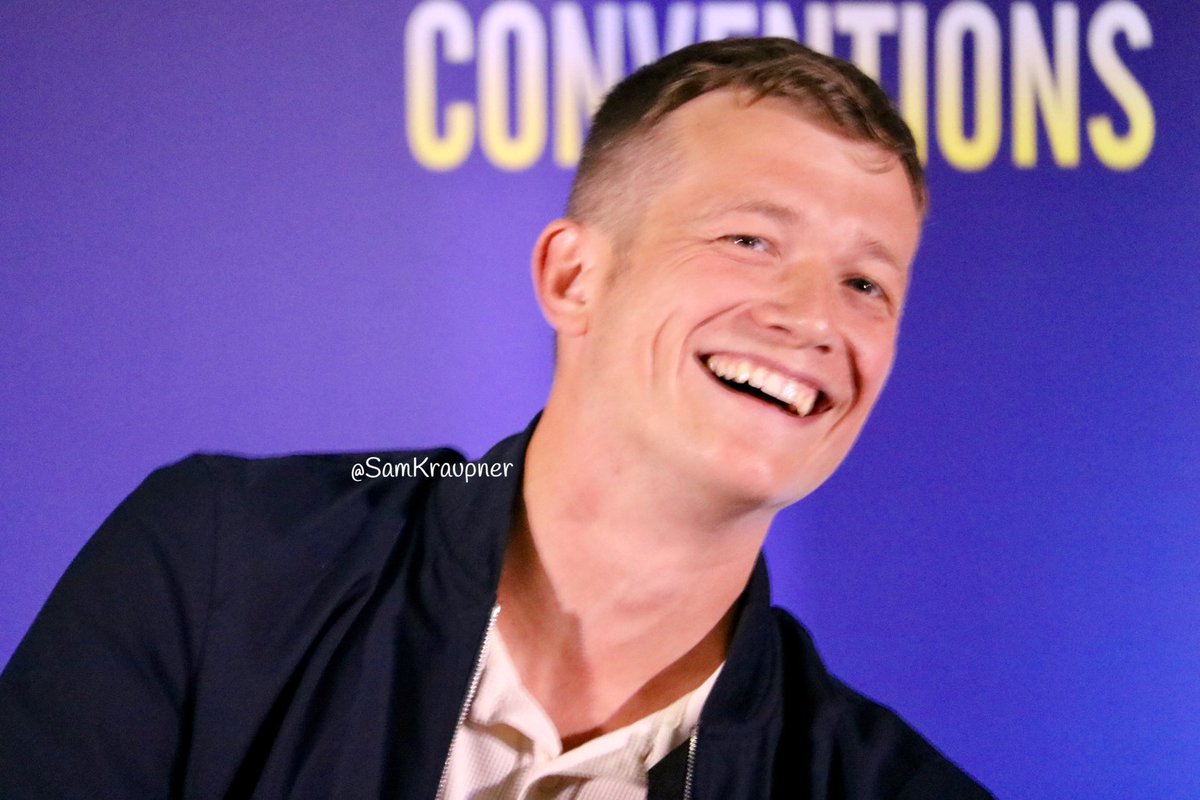 SamKraupner's tweet photo. So great to see #EdSpeleers this past weekend at the @starfuryevents #Highlanders4. He is
such a nice guy itβs hard to remember his character is so cruel. Here are a few pictures I took of him this weekend. #StephenBonnet #Outlander https://t.co/nUFA1pTZ3V
