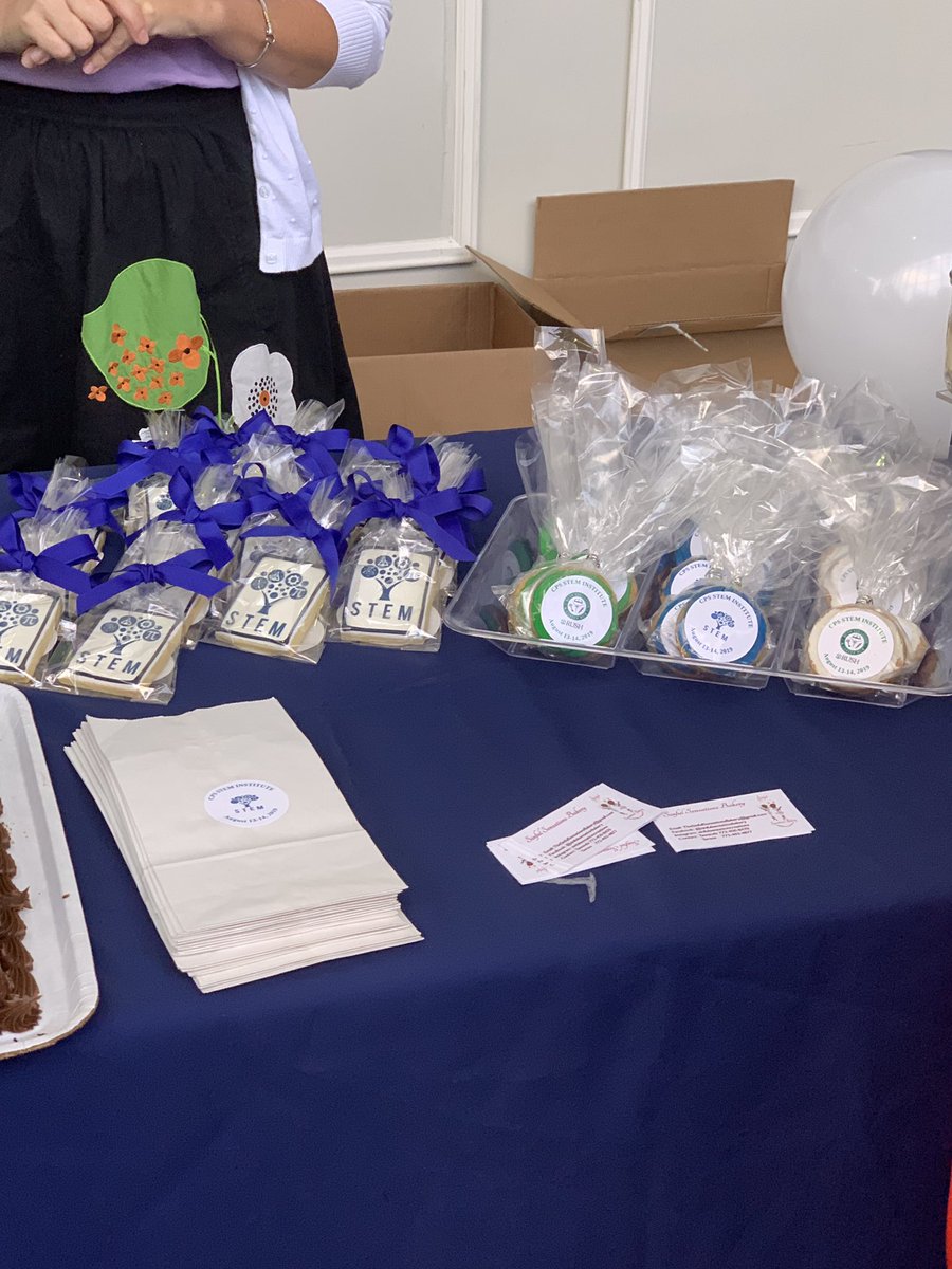 JessicaMahon314's tweet photo. @CPS_PL I know, right?!  Thank you to @RCJohnsonSTEM and the Rush Education and Career Hub for sponsoring our reception and bringing these!  Teachers loved it and we appreciate the partnership! https://t.co/XnSPXCRwp3