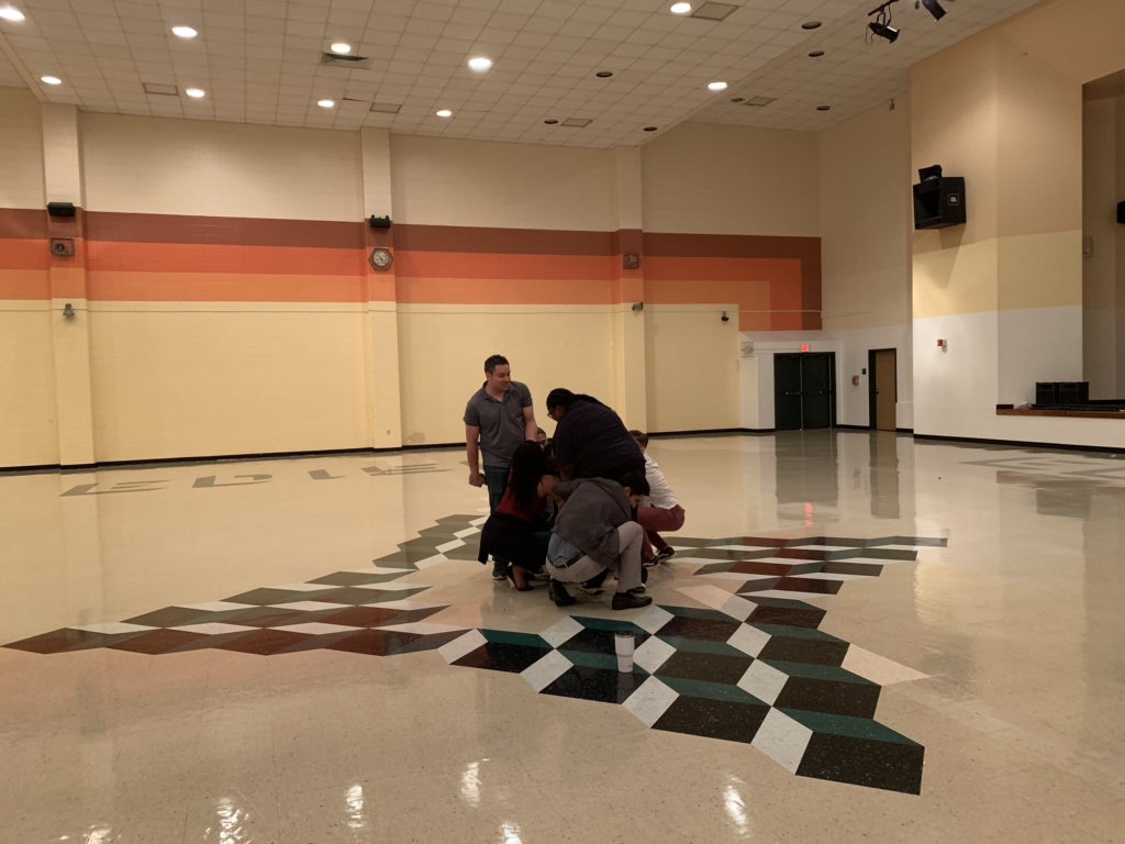 edison_school's tweet photo. 7th Grade AP Ms. Saulter lead this morning Team Builder of the Human Knot. Teams had to effectively communicate, creatively think, and create a plan to untangle. Vital skills a team needs to be successful. #EdisonChapter2 @LopezprinciPAL @HISDEastArea https://t.co/k7YALhE6kq