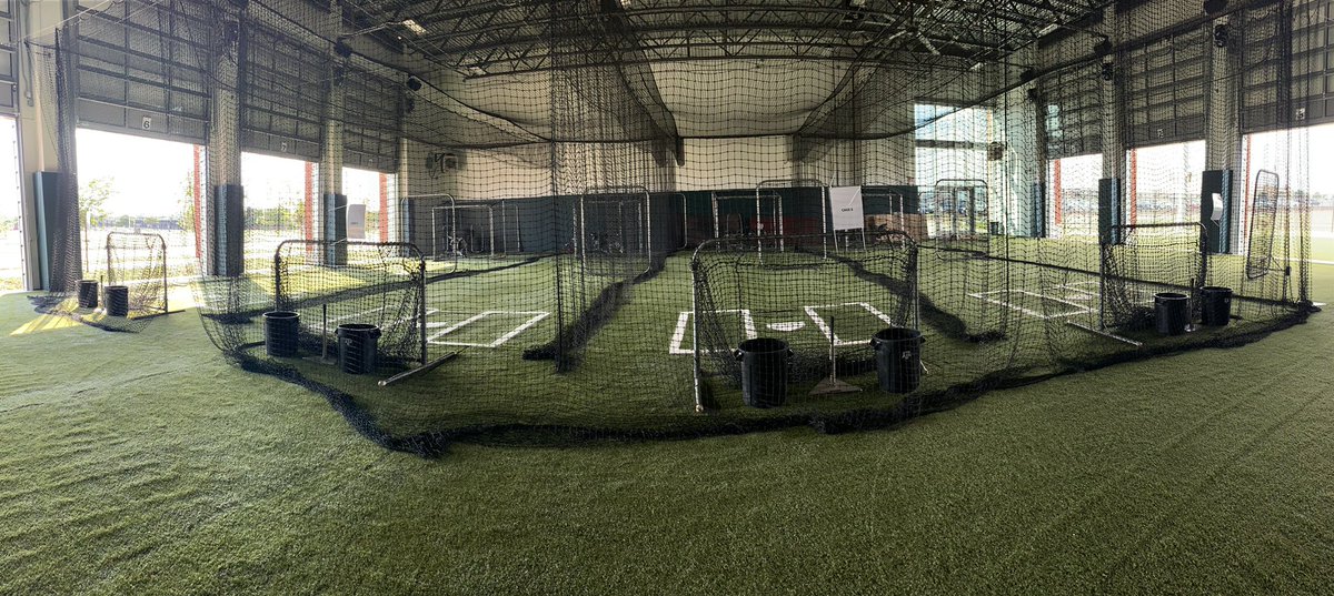 Coach_SniderSB's tweet photo. The backbone of all great programs! Thank @ManageThis12 helping keep Davis Diamond beautiful. #cleancages #cleanshed #ourmanagersrock https://t.co/WG6Ke3yhLz