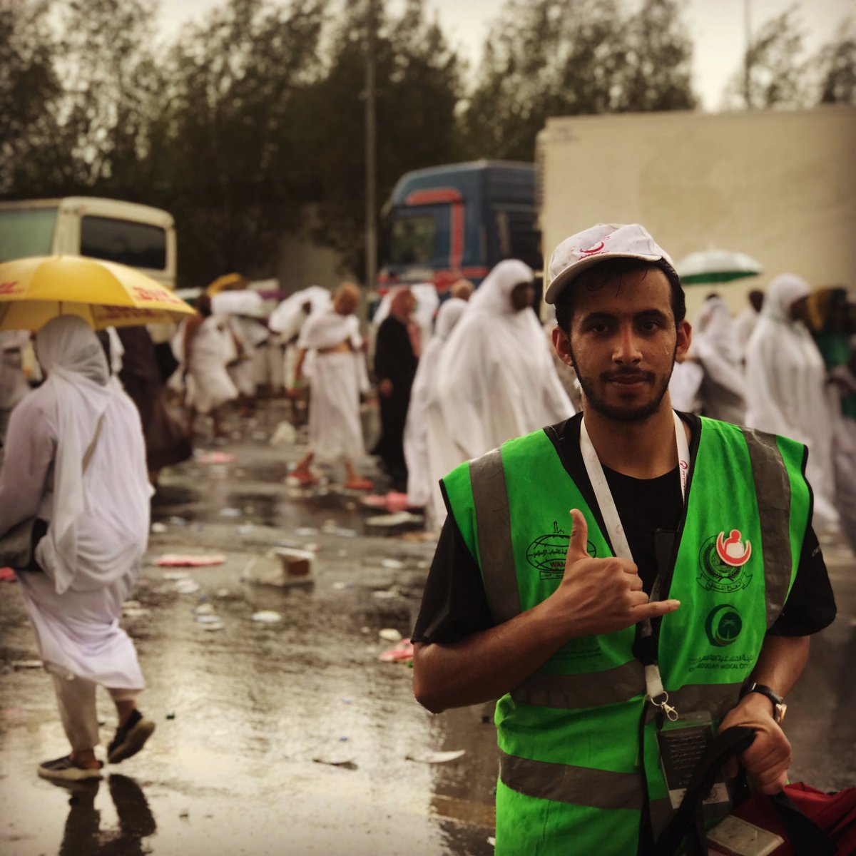drdaher21's tweet photo. أنتهت أعمق تجربة عايشتها في حياتي التجربة الوحيدة المكتملة بكل تفاصيلها نحمد الله ان حباني وفضلني وسخرني لها عشنا ايام عصيبة تعرفت فيها على العديد من الأخوة كل منهم استحق مكانة الآن في حياتي لا أعدمني الله وإياهم الأجر والمثوبة.... ❤️🌿#البرنامج_الصحي_التطوعي_بالحج https://t.co/xEcas8g7mL