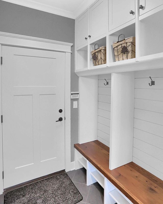 MusserBuilder's tweet photo. What do you need to have in your Mud Room cubbies?
▫️Lockers
▫️Open cubbies
▫️Must have a charging station!
▫️I’d love a bench!
•
#musserhomebuilders
•
#musserbuilder #musserbuilt #musserdesign #designbuild #creativecraftsmanship #customhome #customh… https://t.co/V1atOnOu9T https://t.co/TU6K6qsCiD