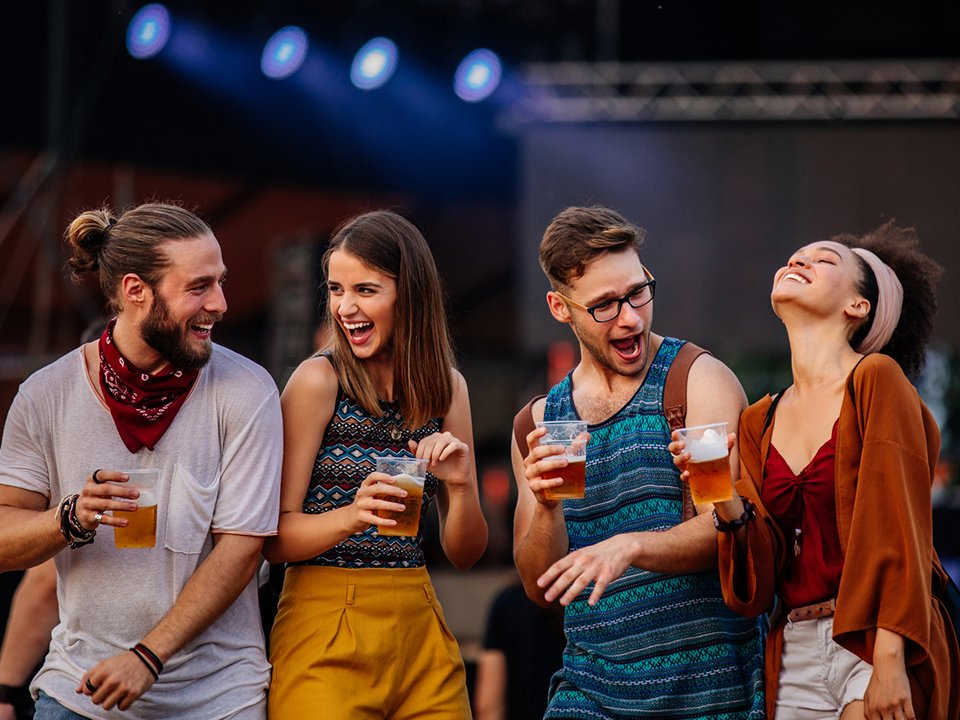 Do you love craft beer and gourmet bites? Go local at the Fort Point Festival neighborhood street party on August 18. Jam to outdoor music and browse one-of-a-kind souvenirs at the artists village. #Bostontravel #Bostonfestivals #FortPointFest bit.ly/2Iqn9t2