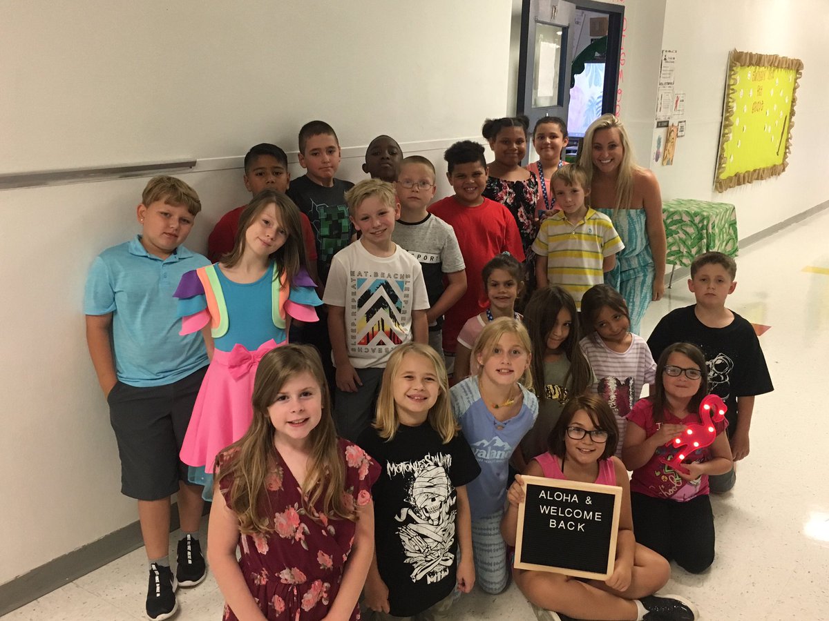 MissDismore's tweet photo. So excited for back to school!! 🏝#isdstrong #ottbearcubs https://t.co/6iDHzdnLFj
