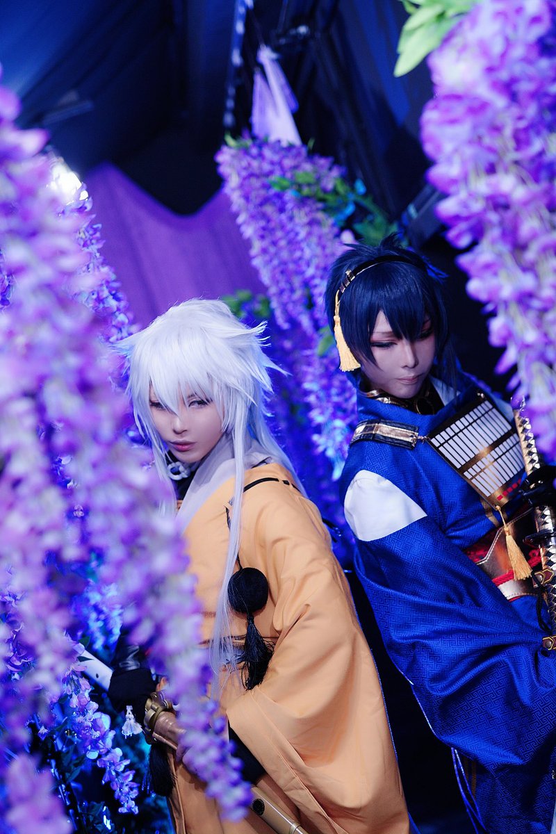 decay_s's tweet photo. 【COS】

刀剣乱舞

三日月宗近@kazuki_doll_cos 
小狐丸@decay_s

藤背景で妖しい雰囲気で撮っていただきました！
すごく理想的なこぎみか❤
今度はキャラ逆でも撮りたい🦊🌙*ﾟ

( ∩'-'📷⊂ )@Tom_shadow8080 https://t.co/MvRtBJWxvN