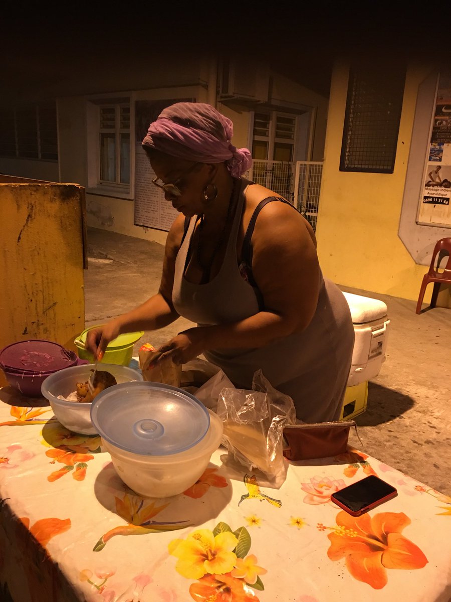 audreygovindin's tweet photo. Marchande d’Accras#sainteannemartinique https://t.co/Ep1P2q3G0G