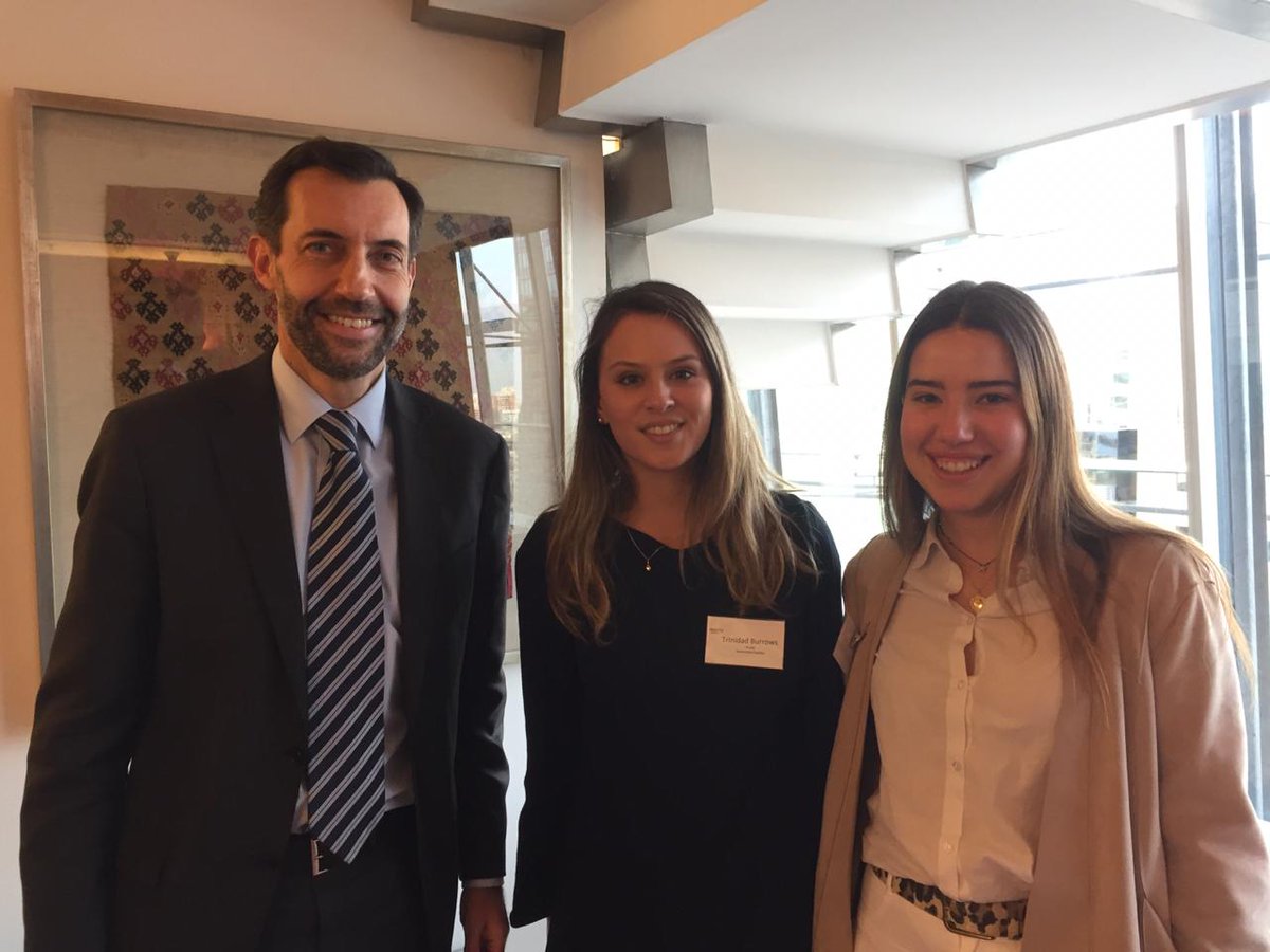 prietoycia's tweet photo. Recibimos a un grupo de estudiantes de la Universidad Católica interesados en postular al Programa de Pasantías de Verano 2020. Bienvenidos a Prieto! #ProgramadeVerano2020 https://t.co/cqDmjfkvGw