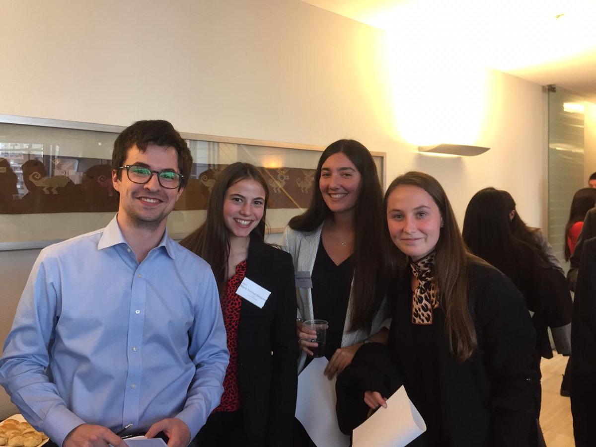 prietoycia's tweet photo. Recibimos a un grupo de estudiantes de la Universidad Católica interesados en postular al Programa de Pasantías de Verano 2020. Bienvenidos a Prieto! #ProgramadeVerano2020 https://t.co/cqDmjfkvGw
