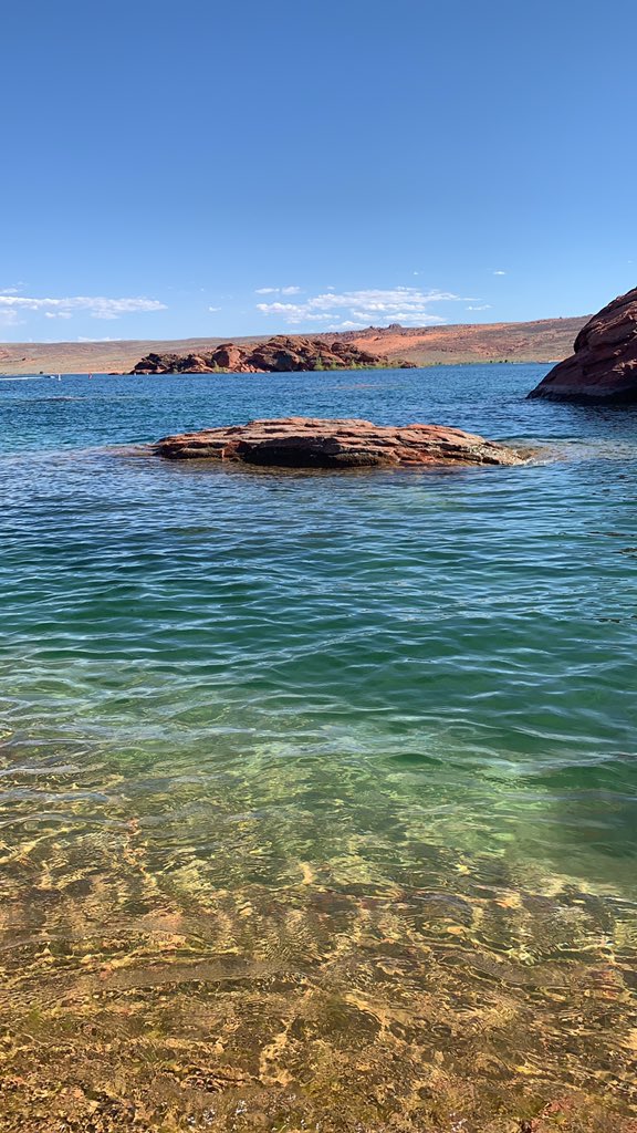bmorel13's tweet photo. Not a bad way to spend my Wednesday! #wheninutah #sandhollow #travel https://t.co/p4nN7uQ3bI