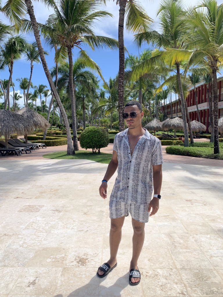 dreambigron's tweet photo. I’m just starting to live this beautiful life we were gifted 🤩 https://t.co/4xziWnFJaS