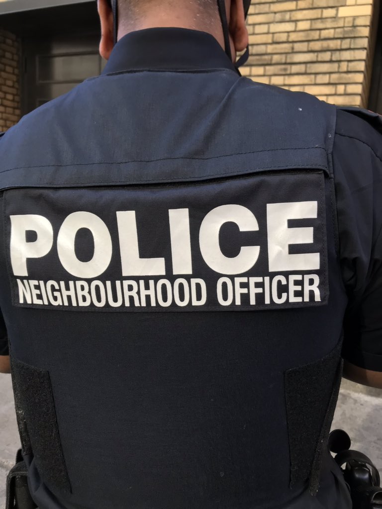 Busy afternoon out with the #YongeStreet Neighbourhood Community officers. Do some park patrol, 2 calls for persons in crisis, 1 referral 2 community engagement team, 1 arrest of a male on drug trafficking chgs released today & already breaching his bail conditions.