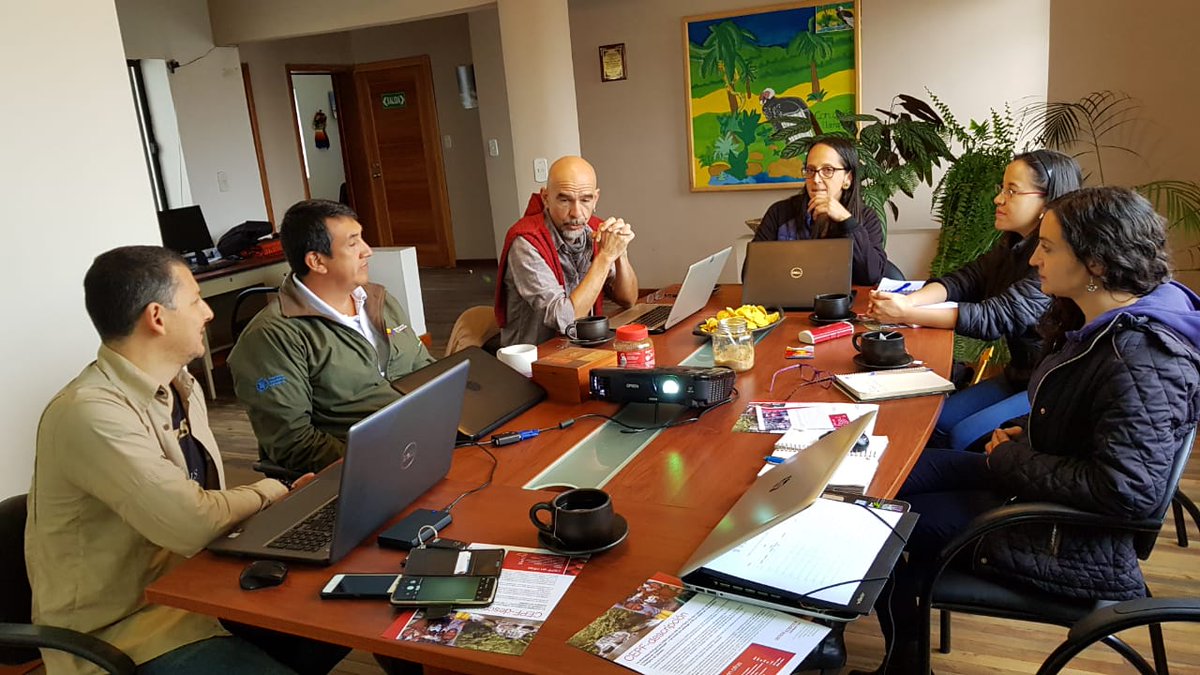 MAE_Zonal6's tweet photo. Mantuvimos reunión con técnicos de @nciecuador y delegados del Fondo de Alianzas para Ecosistemas Críticos (CEPF) en Ecuador con la finalidad de evaluar las estrategias de conservación que se ejecutan en el Austro y sur del país y que cuentan con el aporte de este organismo. https://t.co/gb4hI6nC0H