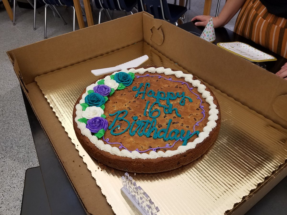NanLanford's tweet photo. We had a great turnout for our first @TomeSociety and Reading Bowl meeting of the year! Not only did we kickoff the school year for Tome, but we got to celebrate Abbi's birthday! #readview #cvhsmediacenter @CVHSGrizzlies https://t.co/DU7rlqJtc3