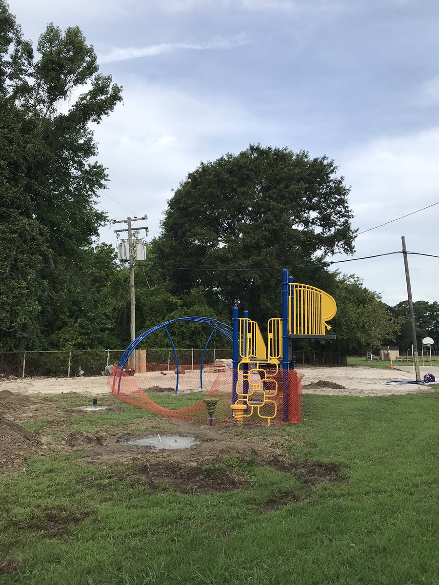 Kverhapp's tweet photo. Day 3 of our new playground construction. @NPSchools @NorfolkVA #makingprogress #gettingreadyforanewyear https://t.co/3bbLC1uwWj