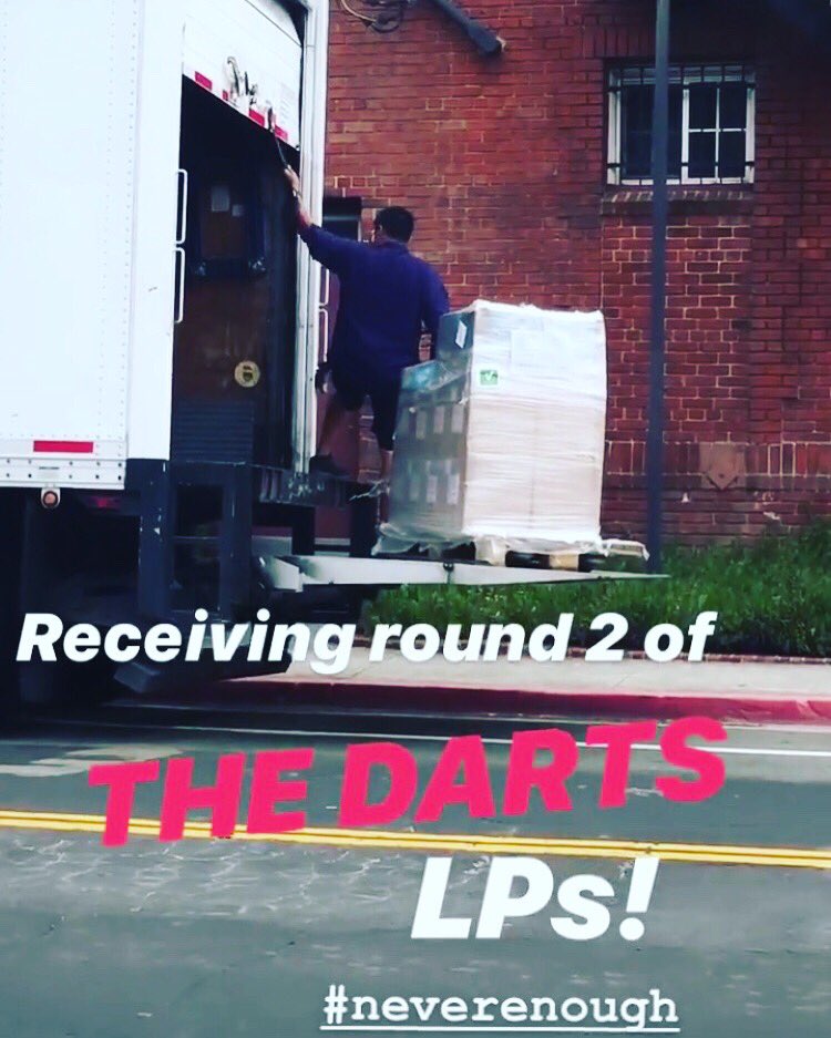 thedartsUS's tweet photo. Woooohoooo go @alternativetentacles !! #thedartsus #ilikeubutnotlikethat #vinyl #cd #newmusic #secondpressing https://t.co/dUPMt9lhfF