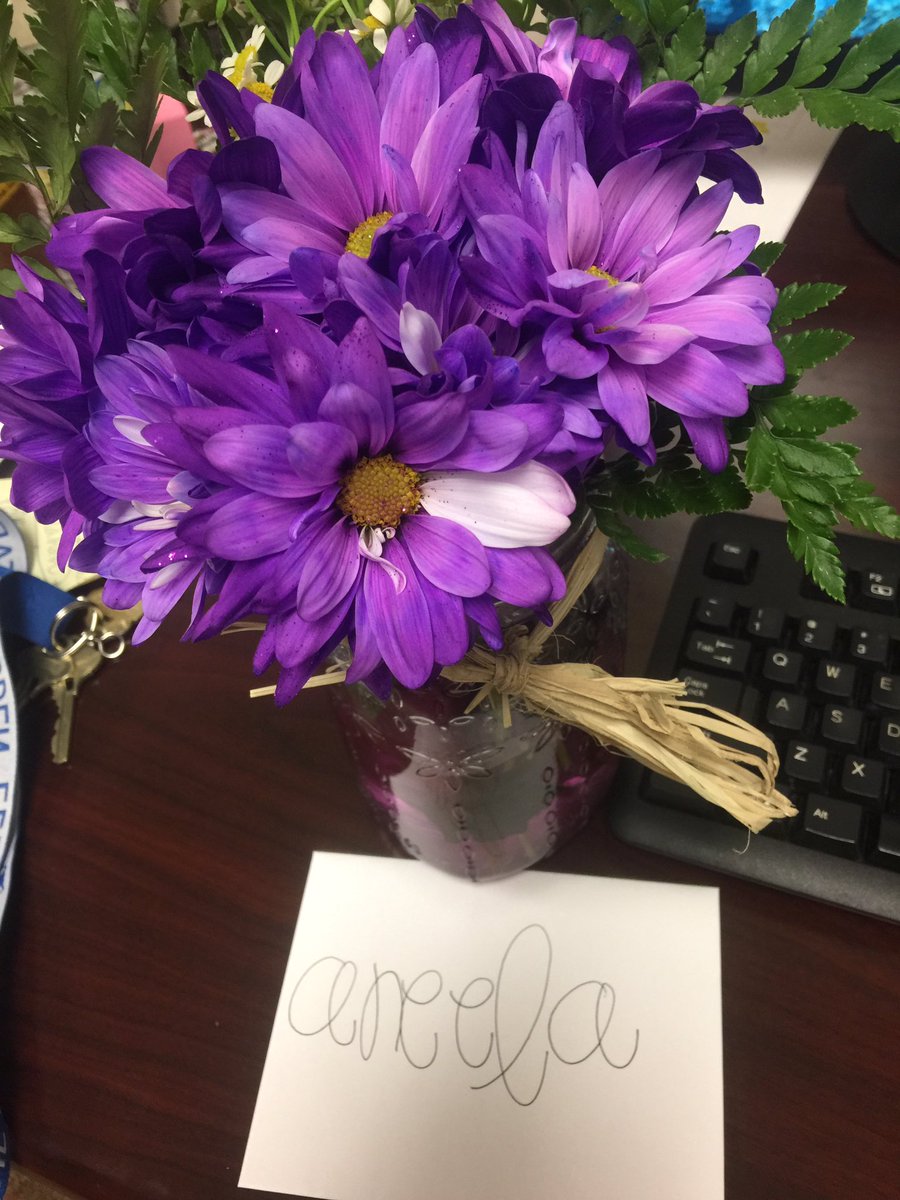 MrsAFarooq's tweet photo. Feel loved and blessed to be part of the most amazing team of educators! @CVME_Huskies @superdupre @FortBendISD #firstyearadmin #1stdayofschool https://t.co/UrlG8K3i9x