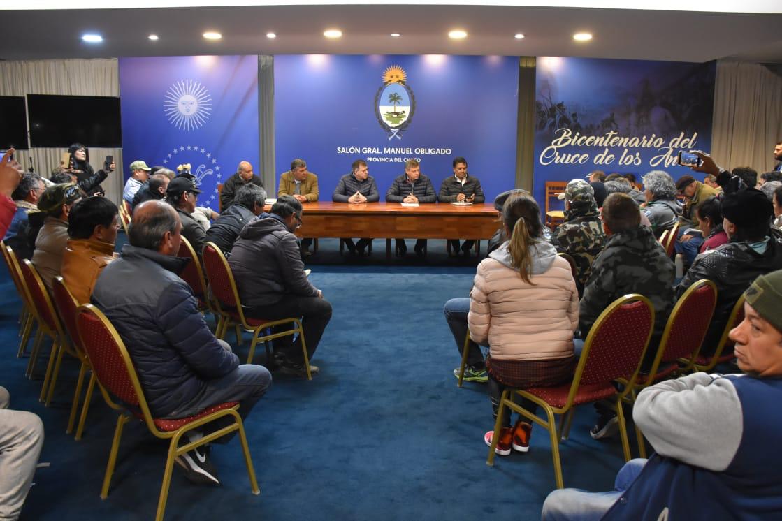 Firmamos un proyecto de ley diseñado a través de <a href="/MinisterioGobCh/">Ministerio de Gobierno y Trabajo</a> <a href="/insssepoficial/">INSSSEPOFICIAL</a> y Asociaciones Civiles, en el que realizamos un reconocimiento histórico a nuestros héroes de #Malvinas. El proyecto busca resguardar sus derechos y beneficios en salud para sus familiares.