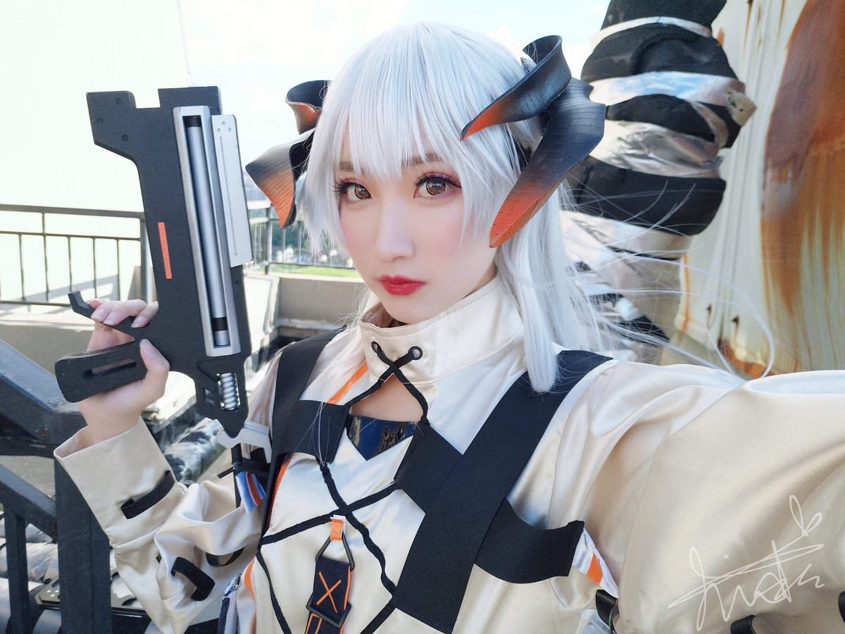 UUyouuoy's tweet photo. 明日方舟-塞雷娅 https://t.co/pp4gSVdonj